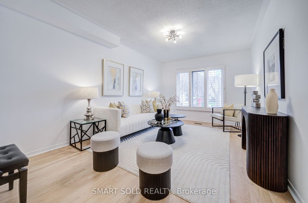Photo of 123 Thornway Avenue, Vaughan, ON L4J 7Z3 (MLS # N13120178)