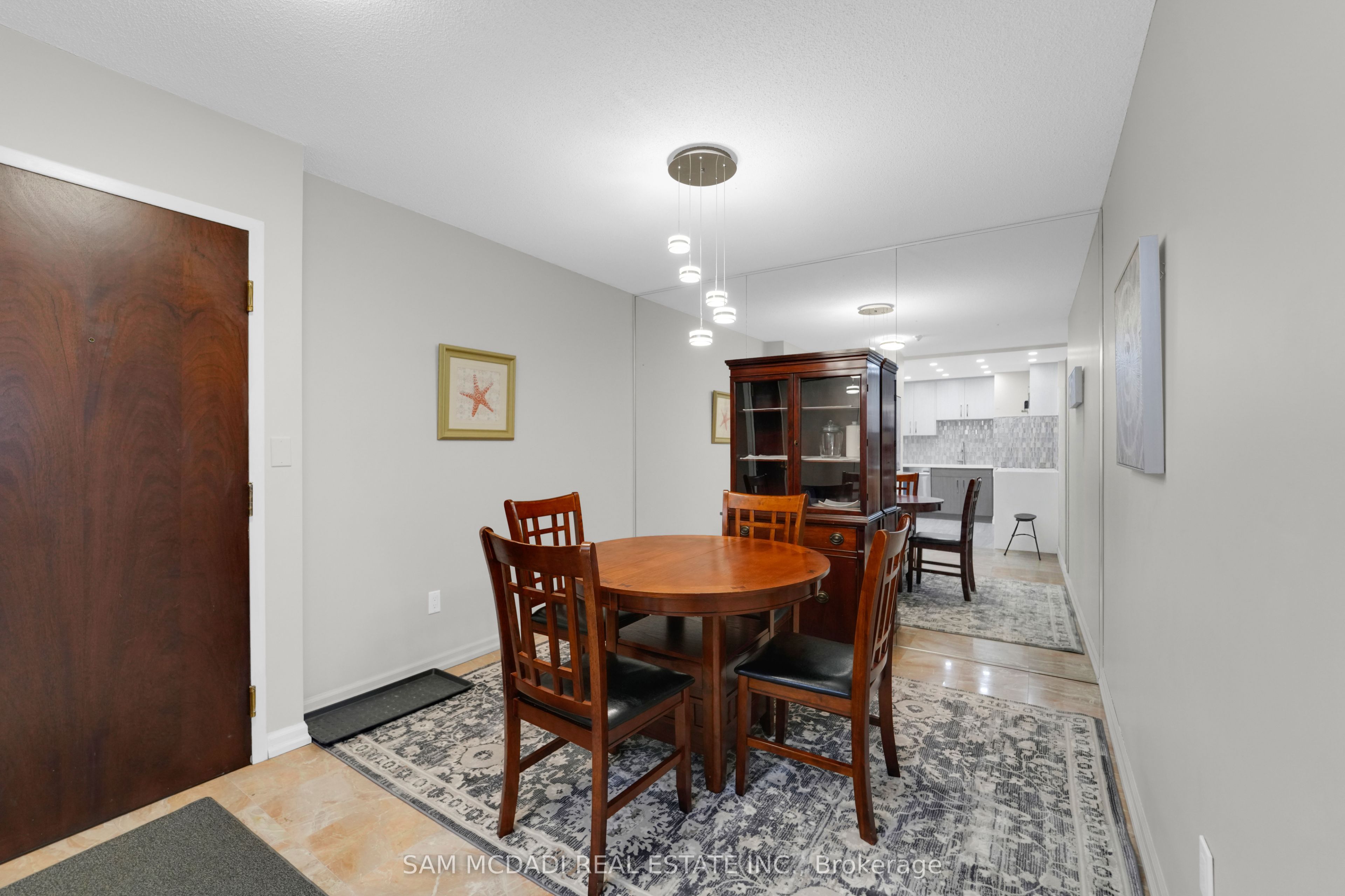 1300 Islington Avenue 909