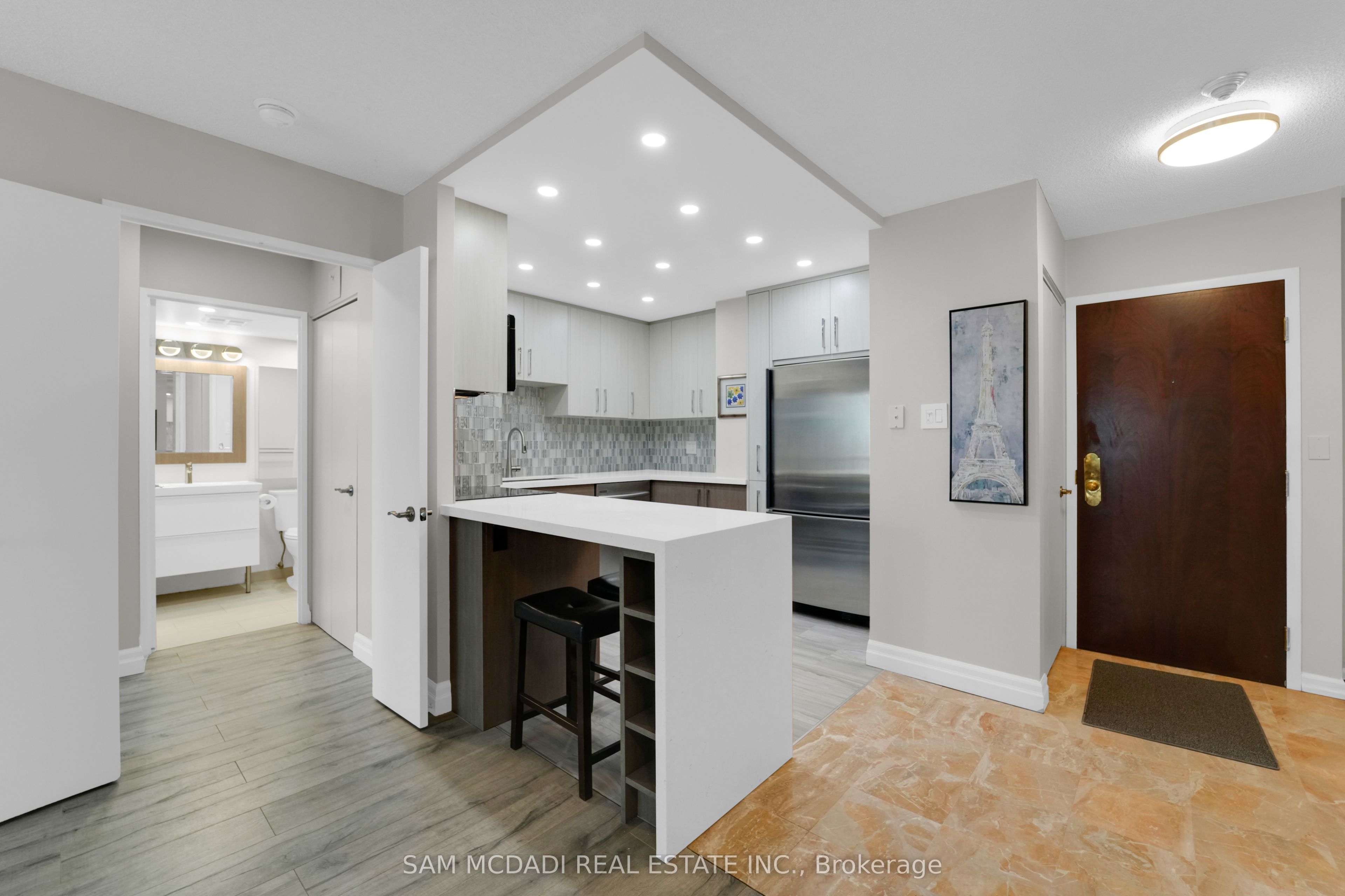 1300 Islington Avenue 909