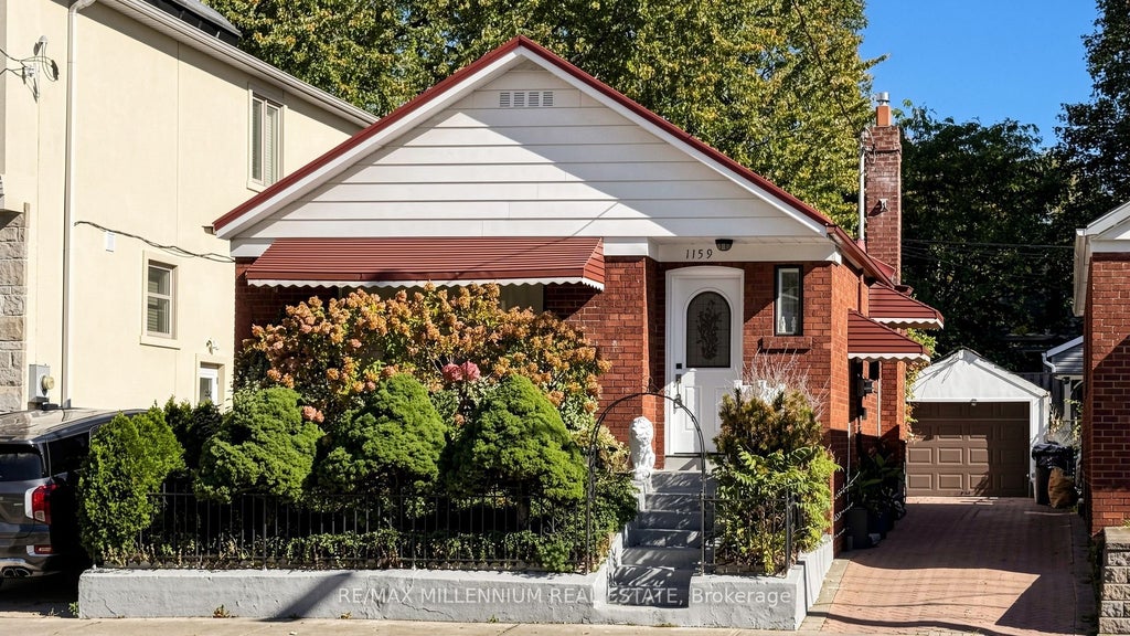 Photo of 1159 Woodbine Avenue, Toronto, ON M4C 4C6 (MLS # E14101464)