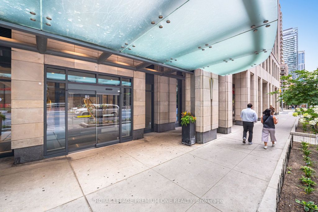 Photo of 955 Bay Street #2607, Toronto, ON M5S 0C6 (MLS # C12354504)
