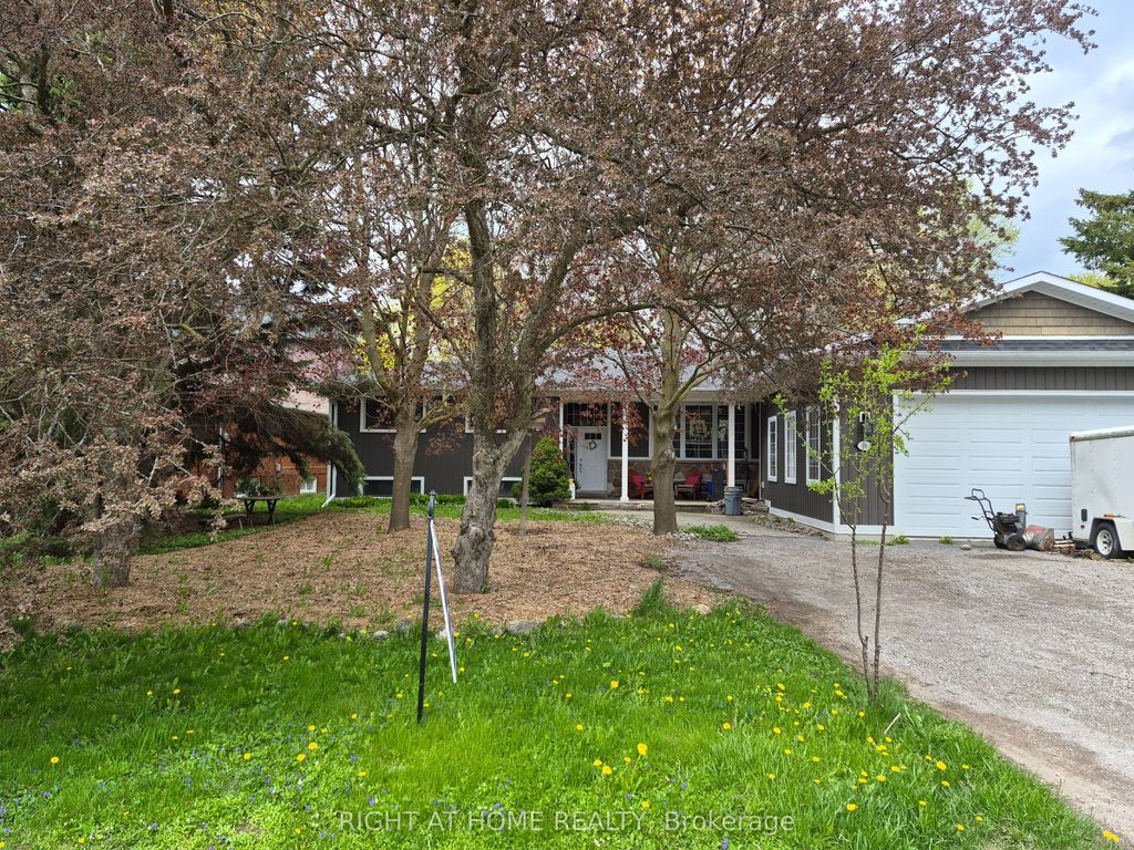 Photo of 18 Gallacher Avenue, Richmond Hill, ON L4E 2Y2 (MLS # N13139248)
