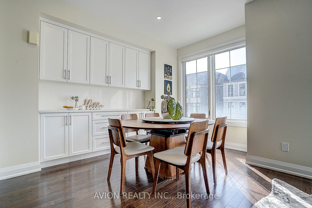 Photo of 32 Mcgurran Lane, Richmond Hill, ON L4B 0G8 (MLS # N13734892)