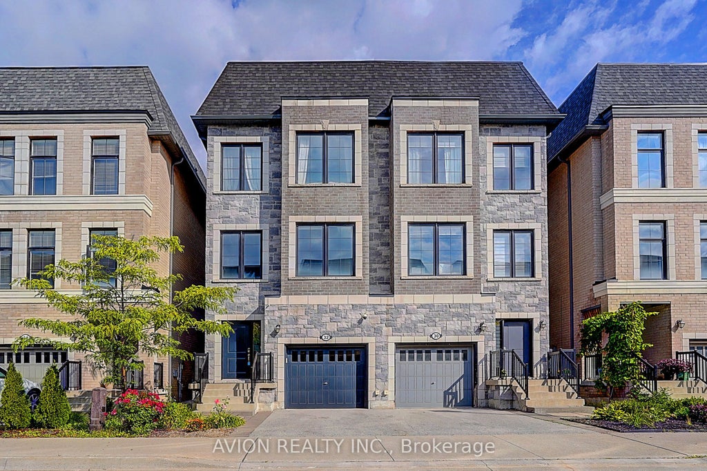 Photo of 32 Mcgurran Lane, Richmond Hill, ON L4B 0G8 (MLS # N13734892)