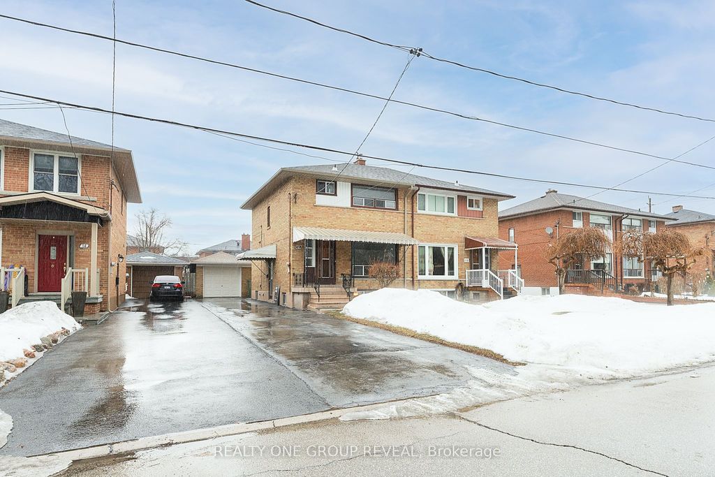 Photo of 12 Thurodale Avenue, Toronto, ON M6M 3B3 (MLS # W12862924)