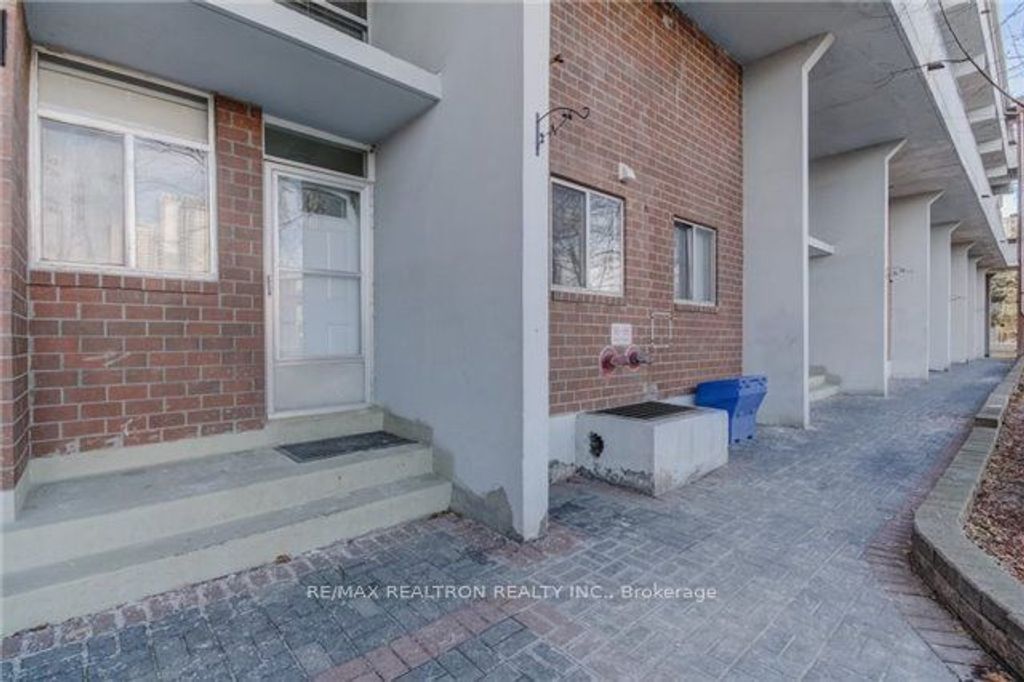 Photo of 95 Leeward Glenway #112, Toronto, ON M3C 2Z6 (MLS # C12510220)