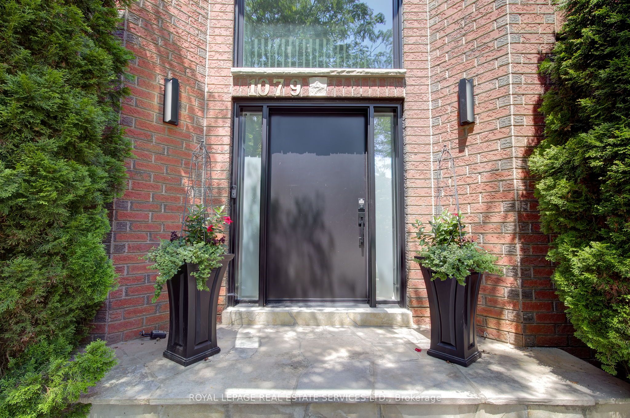 1079 Skyvalley Crescent