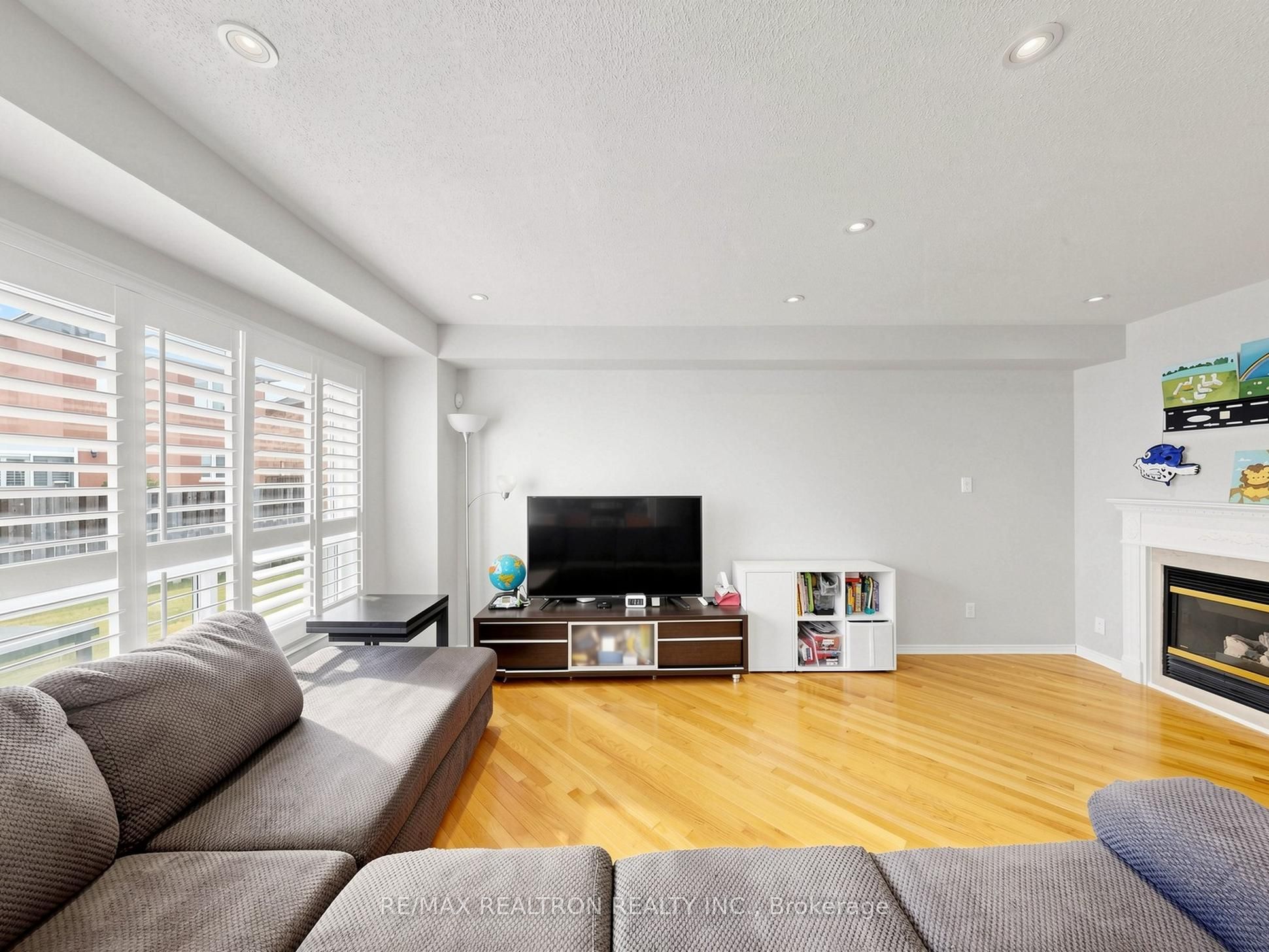 13 Stotts Crescent