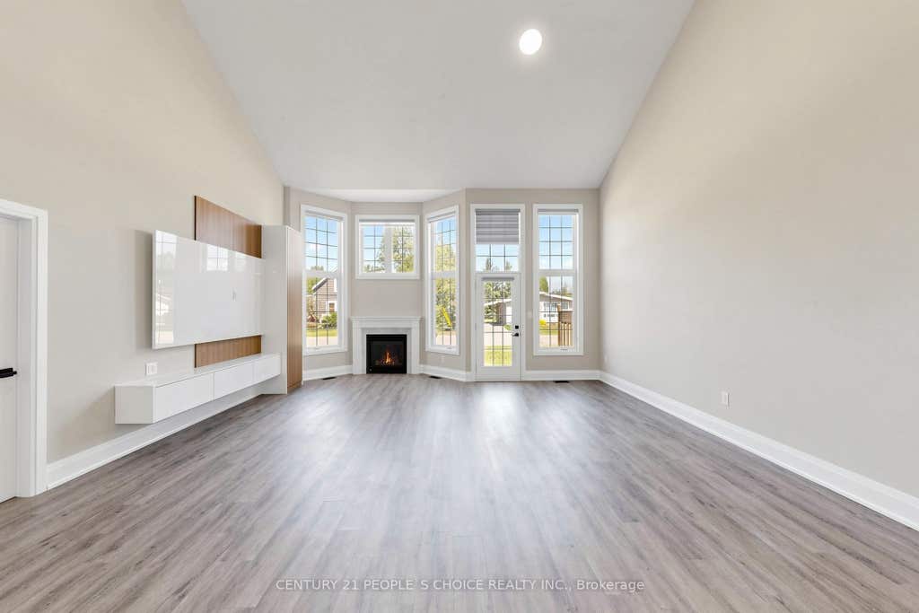 Photo of 8 Durham Road, Bracebridge, ON P1L 0B7 (MLS # X13226706)