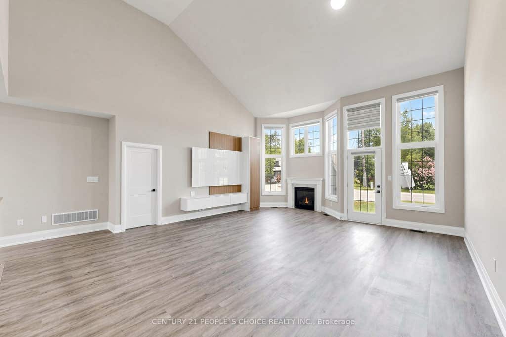 Photo of 8 Durham Road, Bracebridge, ON P1L 0B7 (MLS # X13226706)
