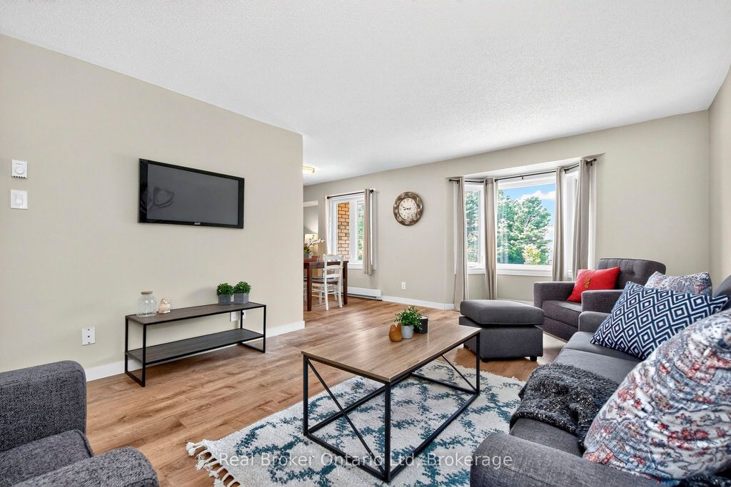 Photo of 159 Church Street #2, Penetanguishene, ON L9M 1E4 (MLS # S12930400)