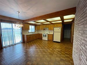 13820 Dixie Road W Upper Level