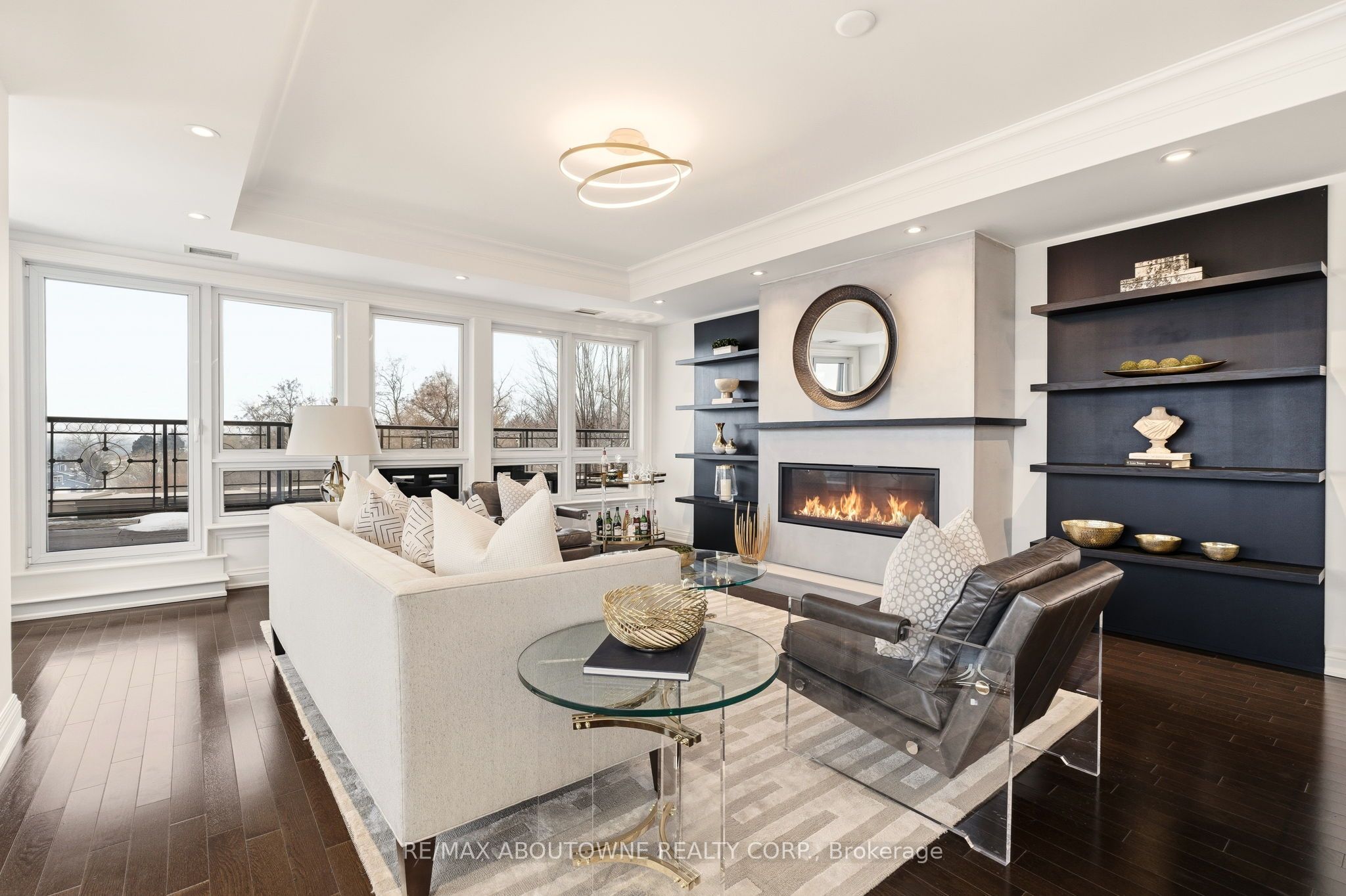 111 Forsythe Street 401