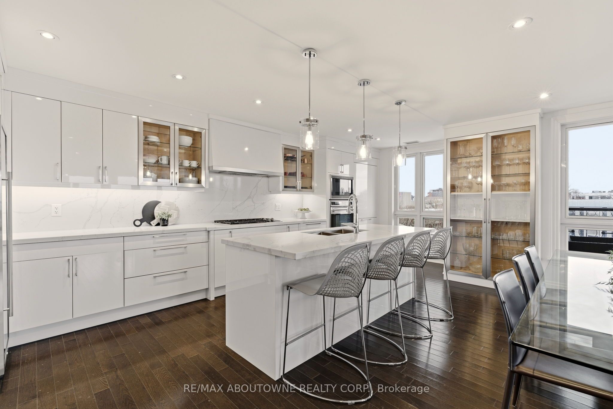 111 Forsythe Street 401