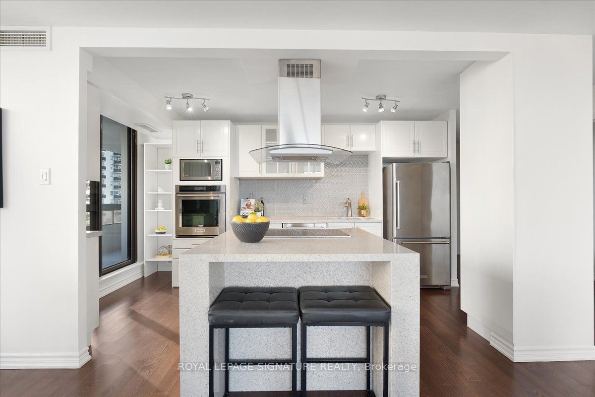 100 Quebec Avenue 911