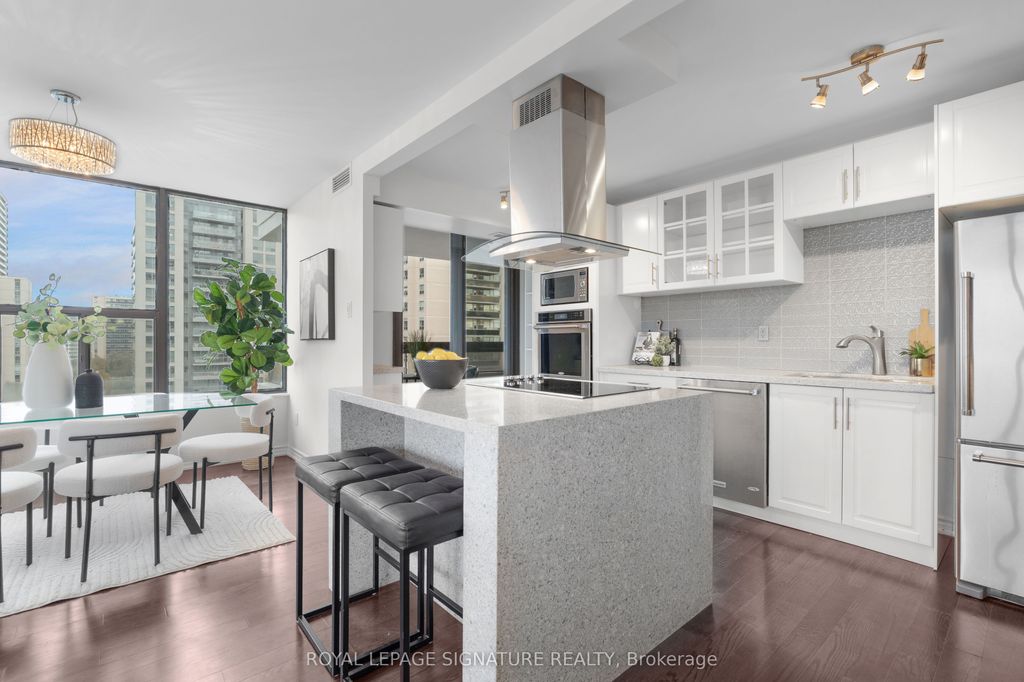 Photo of 100 Quebec Avenue #911, Toronto, ON M6P 4B8 (MLS # W12556732)