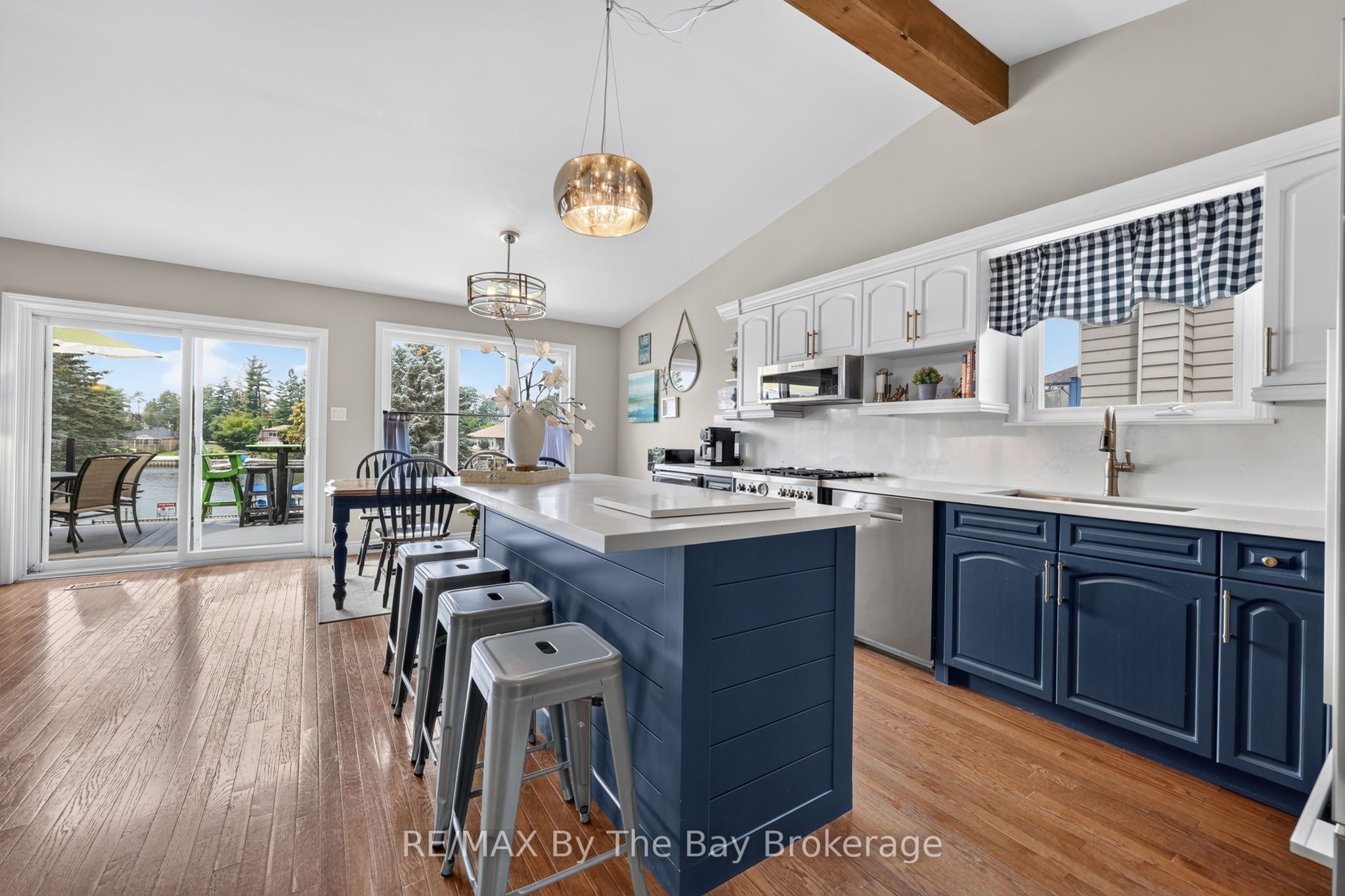 1434 RIVER Road W
