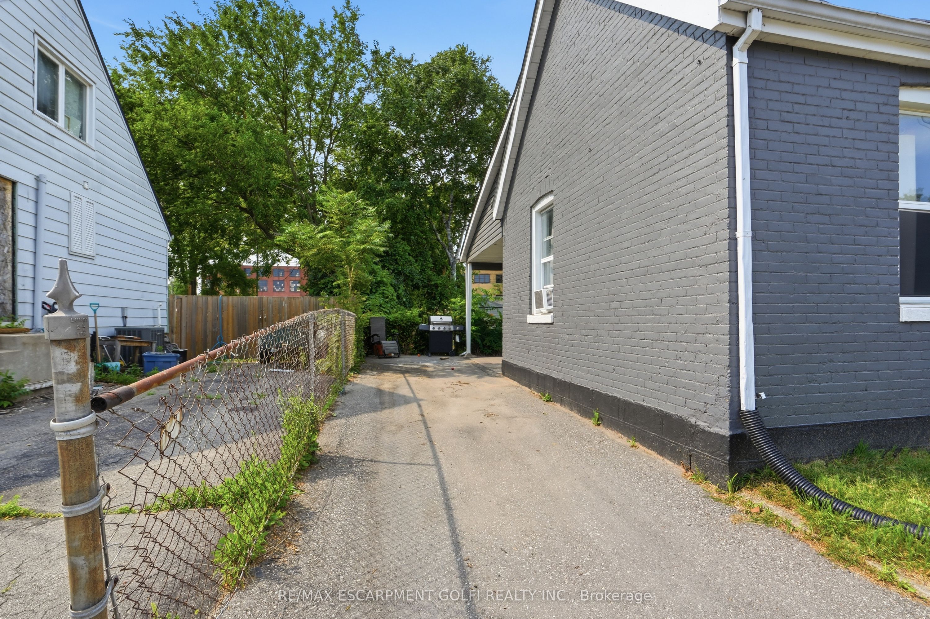 101 Sarah Street