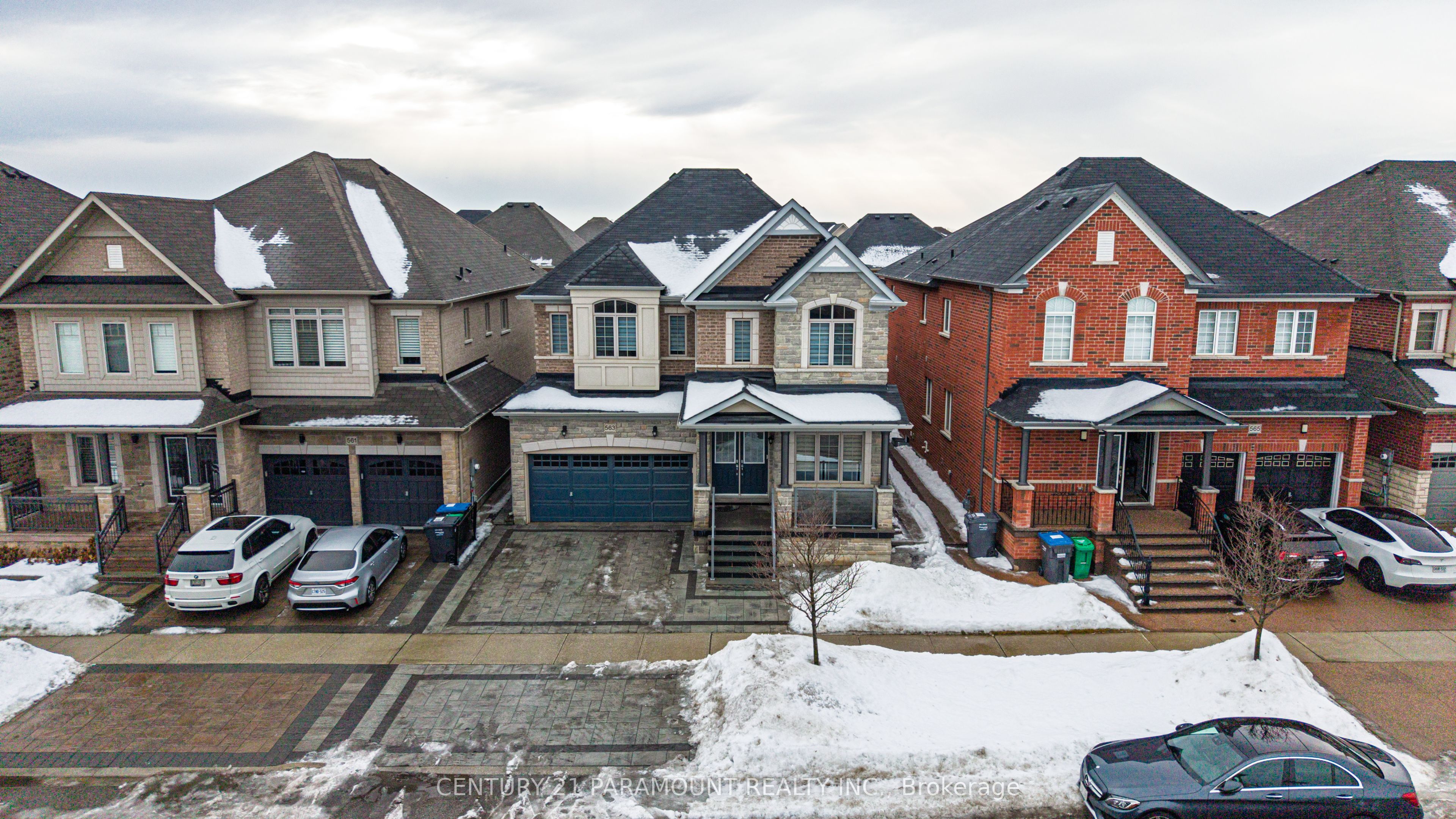 563 Dougall Avenue E