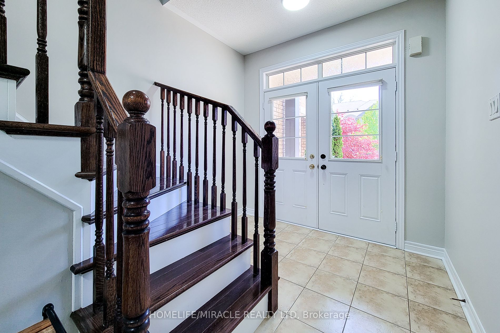 2423 Montagne Avenue