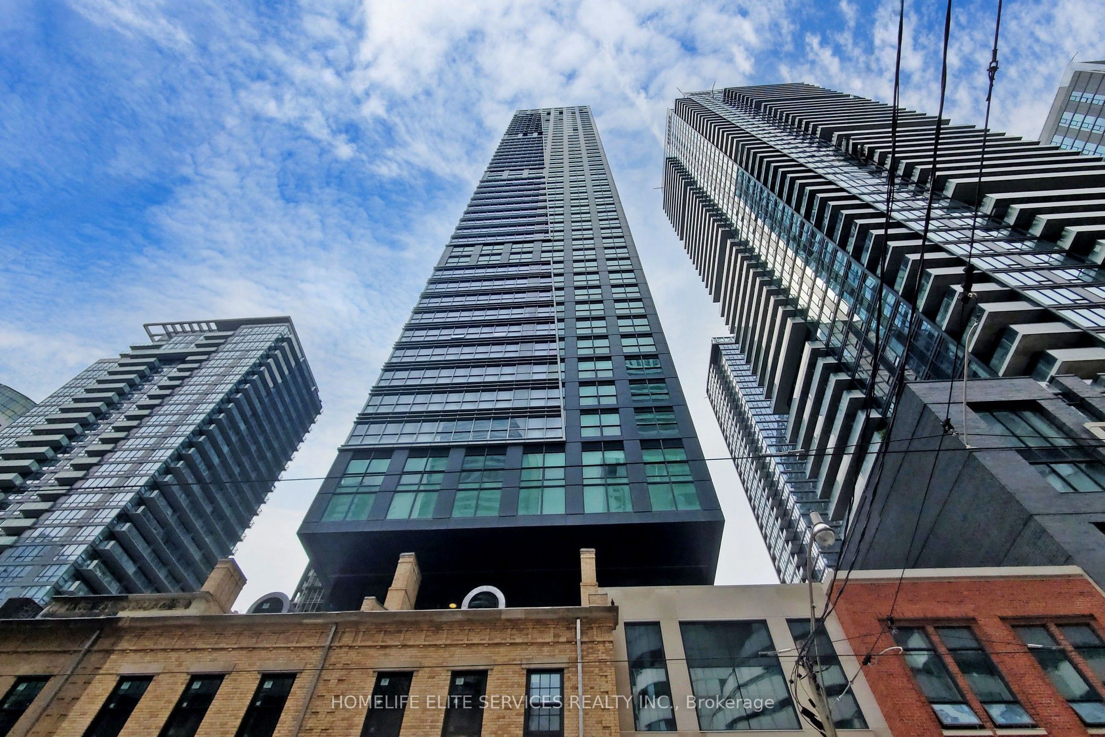 327 King Street W 702