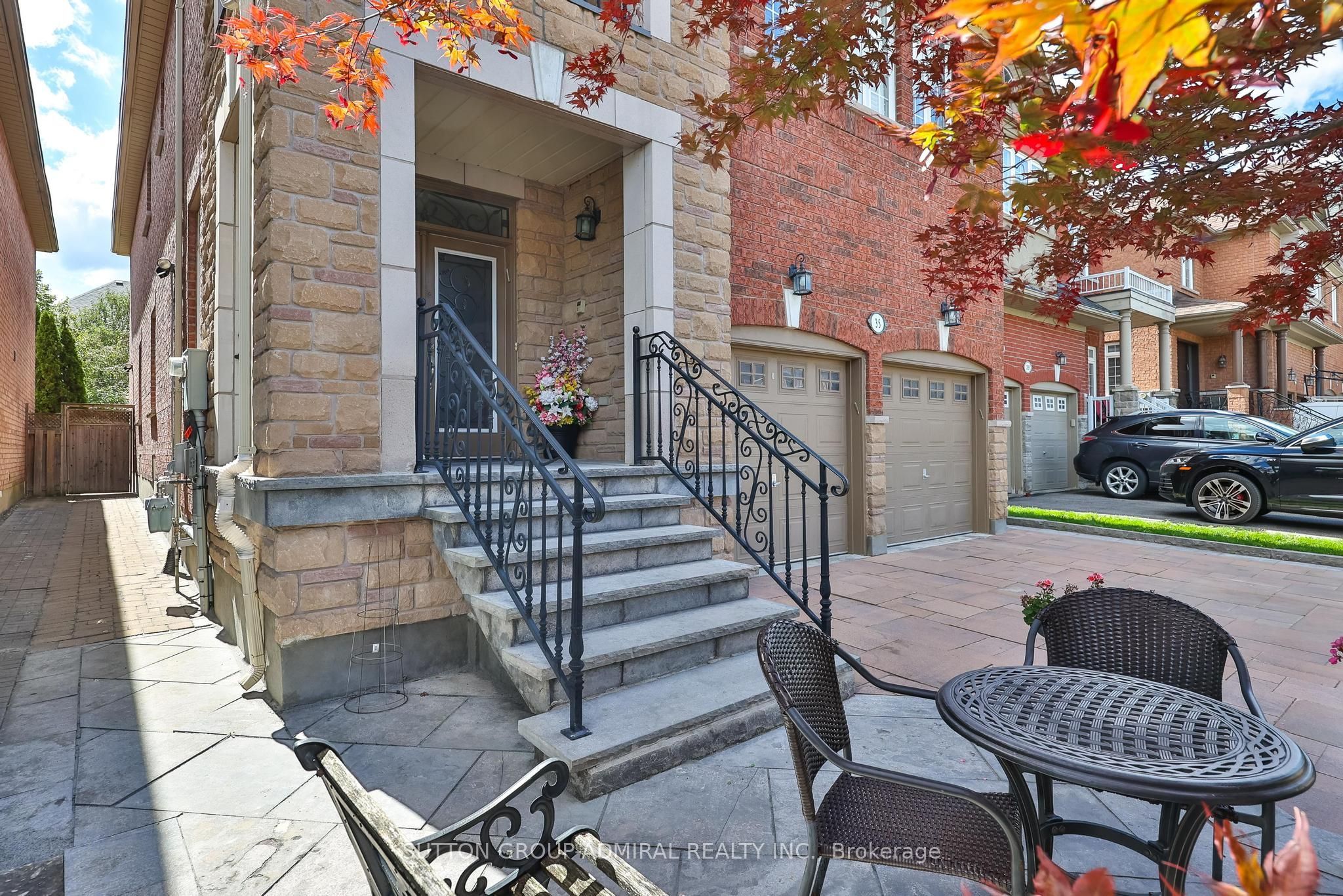 35 Strauss Road