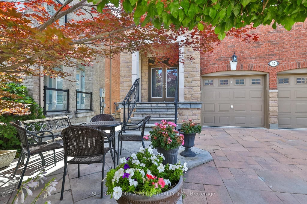 Photo of 35 Strauss Road, Vaughan, ON L4J 8Z6 (MLS # N13800558)