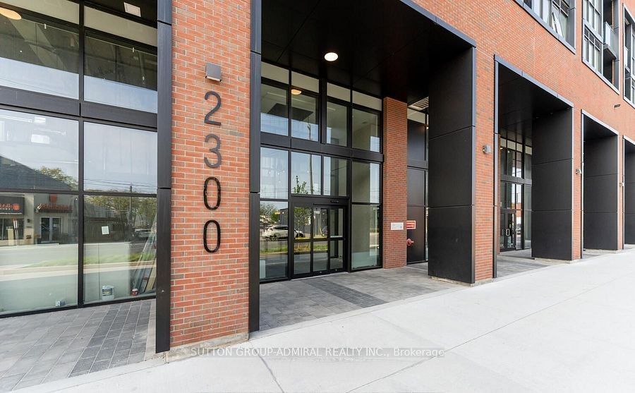 2300 St Clair Avenue W 718
