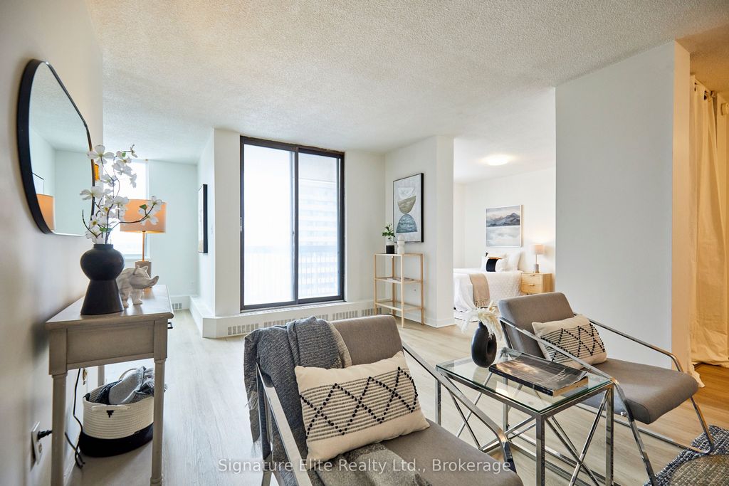 Photo of 90 Ling Road #906, Toronto, ON M1E 4Y3 (MLS # E12663334)