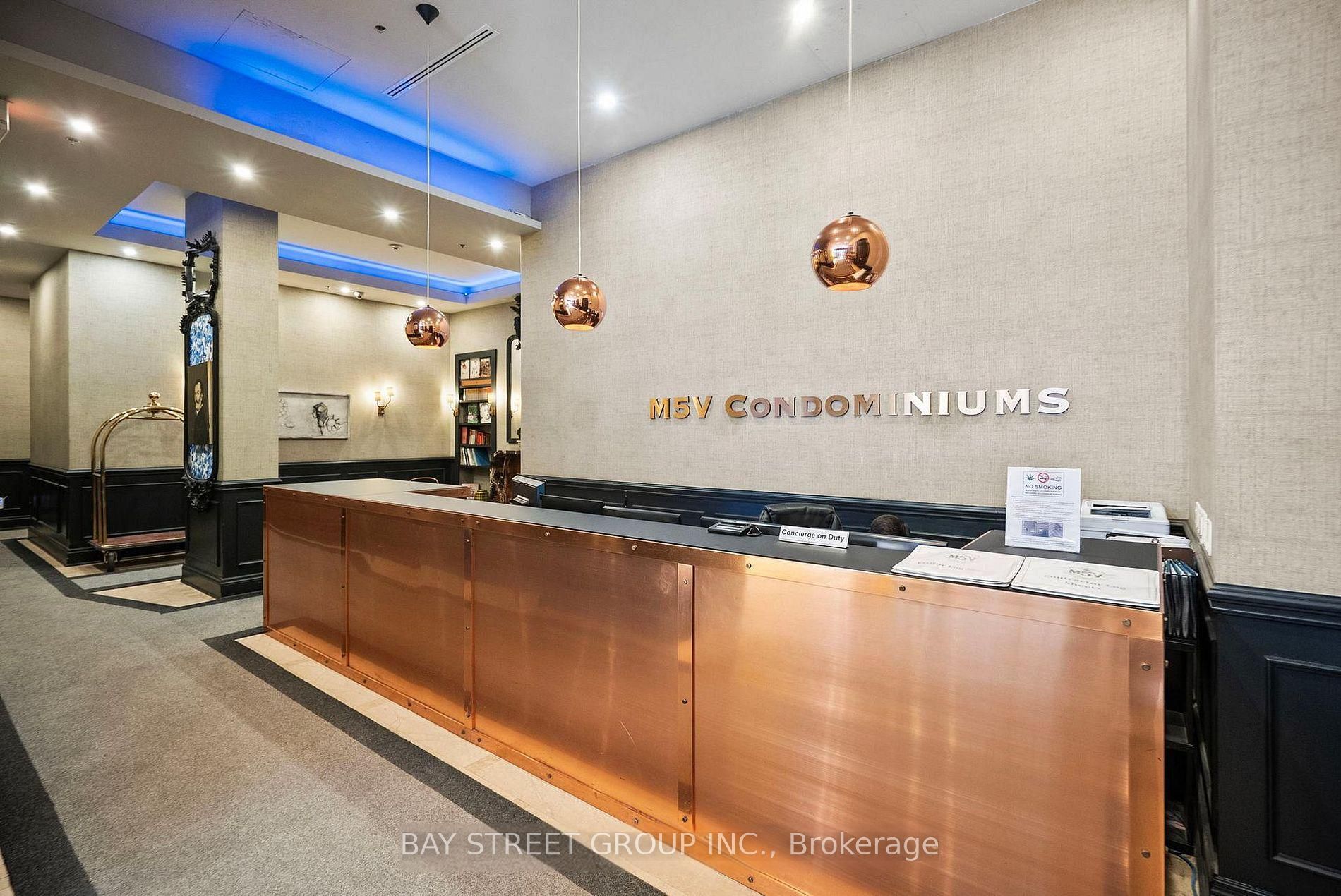 375 King Street W 403