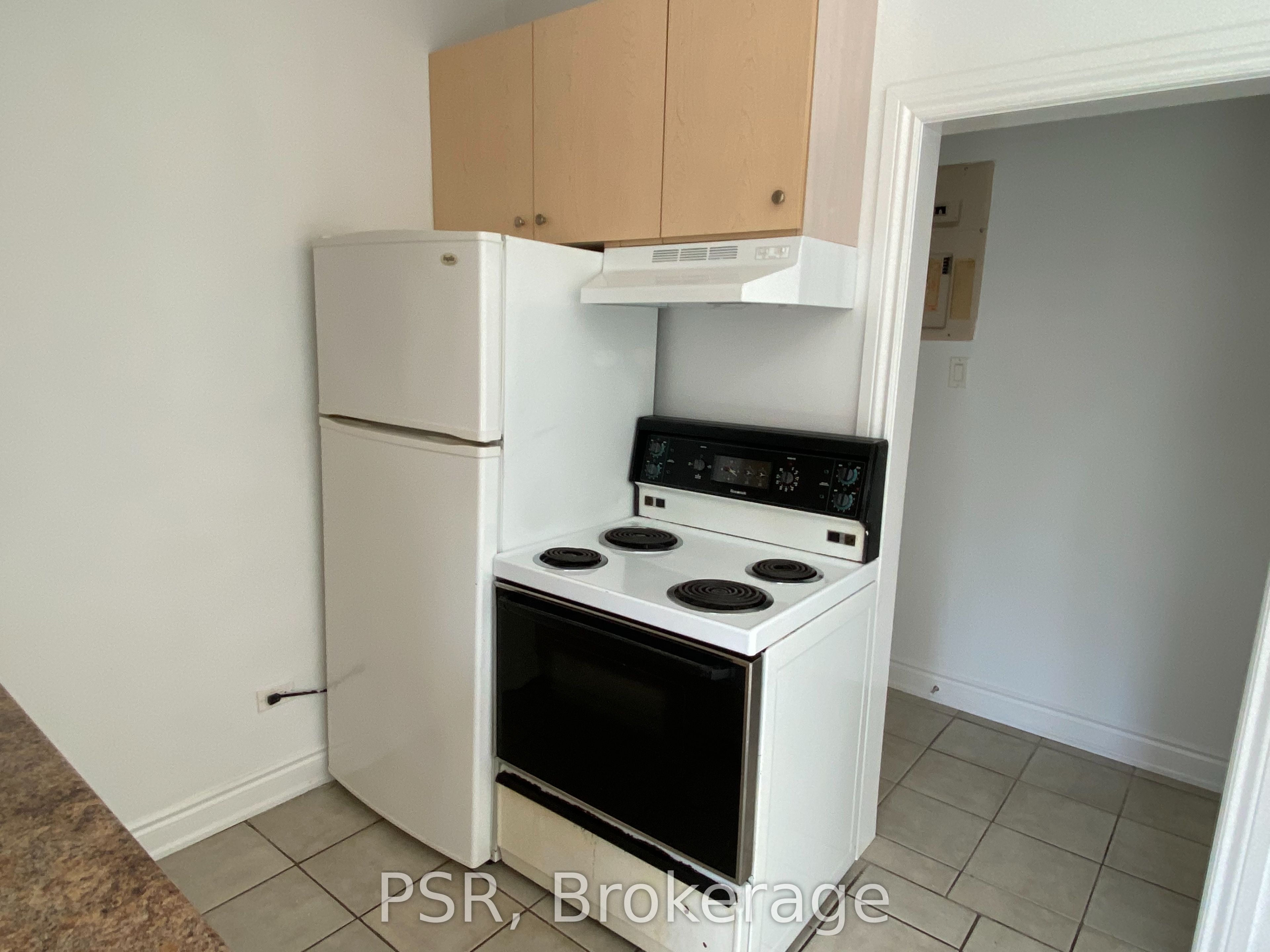 3110 Lake Shore Boulevard W 2
