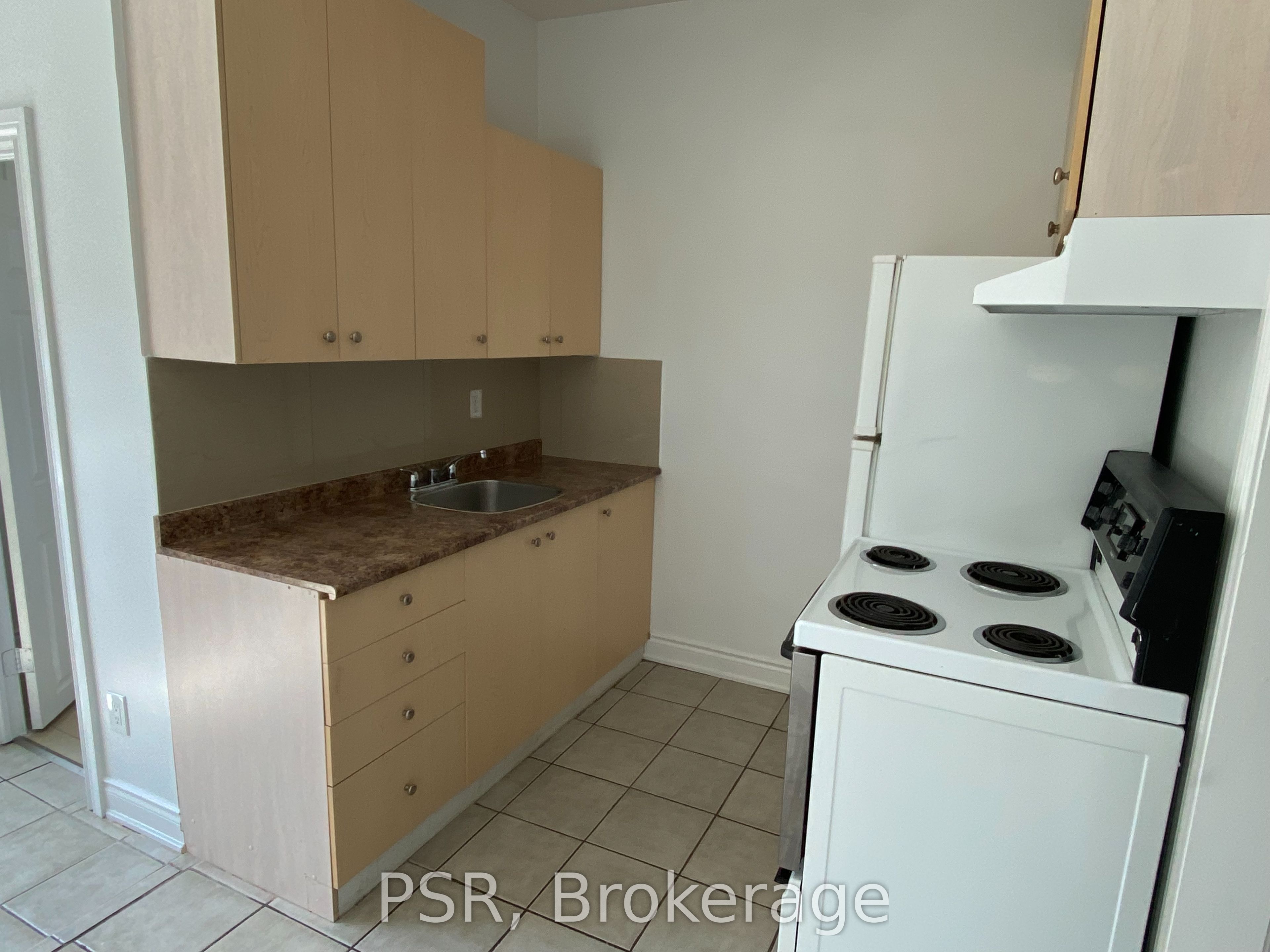 3110 Lake Shore Boulevard W 2