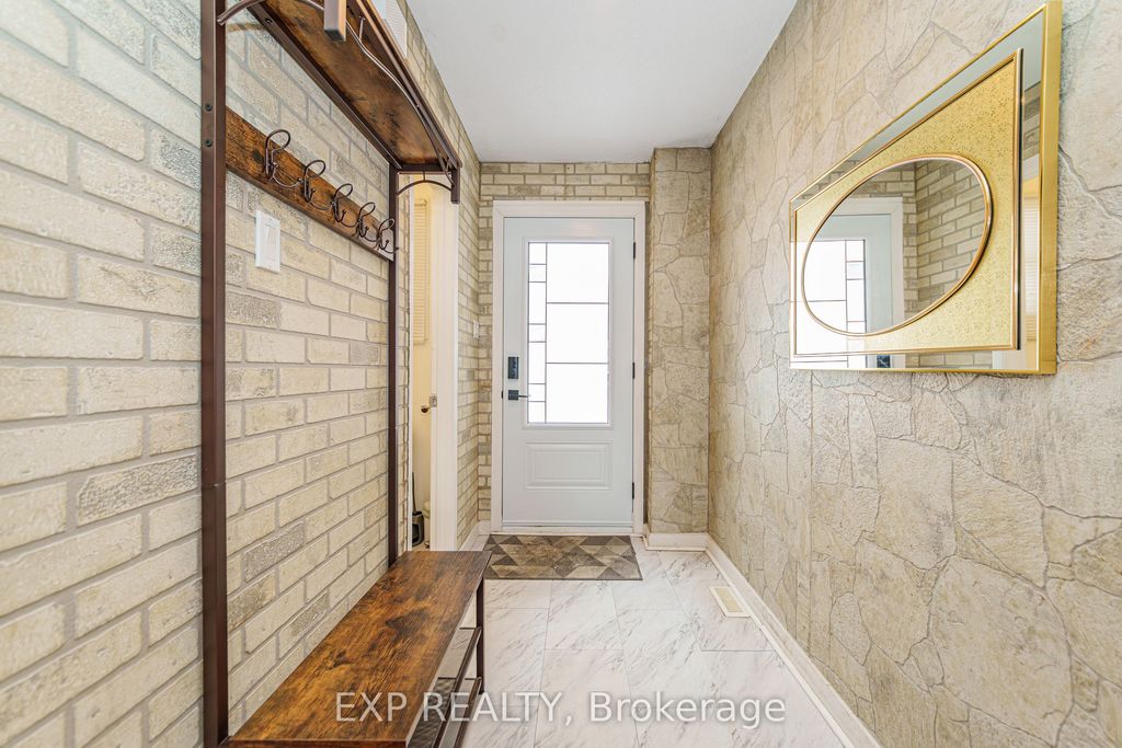 Photo of 224 Romulus Private #81, Overbrook - Castleheights and Area, ON K1K 3Y2 (MLS # X12829304)