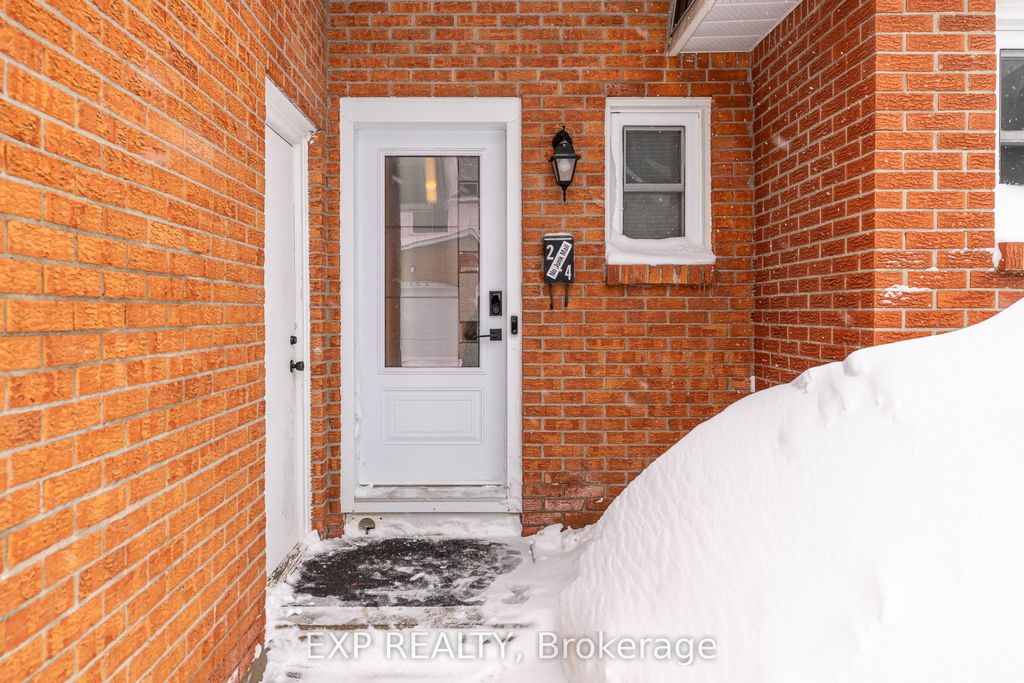 Photo of 224 Romulus Private #81, Overbrook - Castleheights and Area, ON K1K 3Y2 (MLS # X12829304)