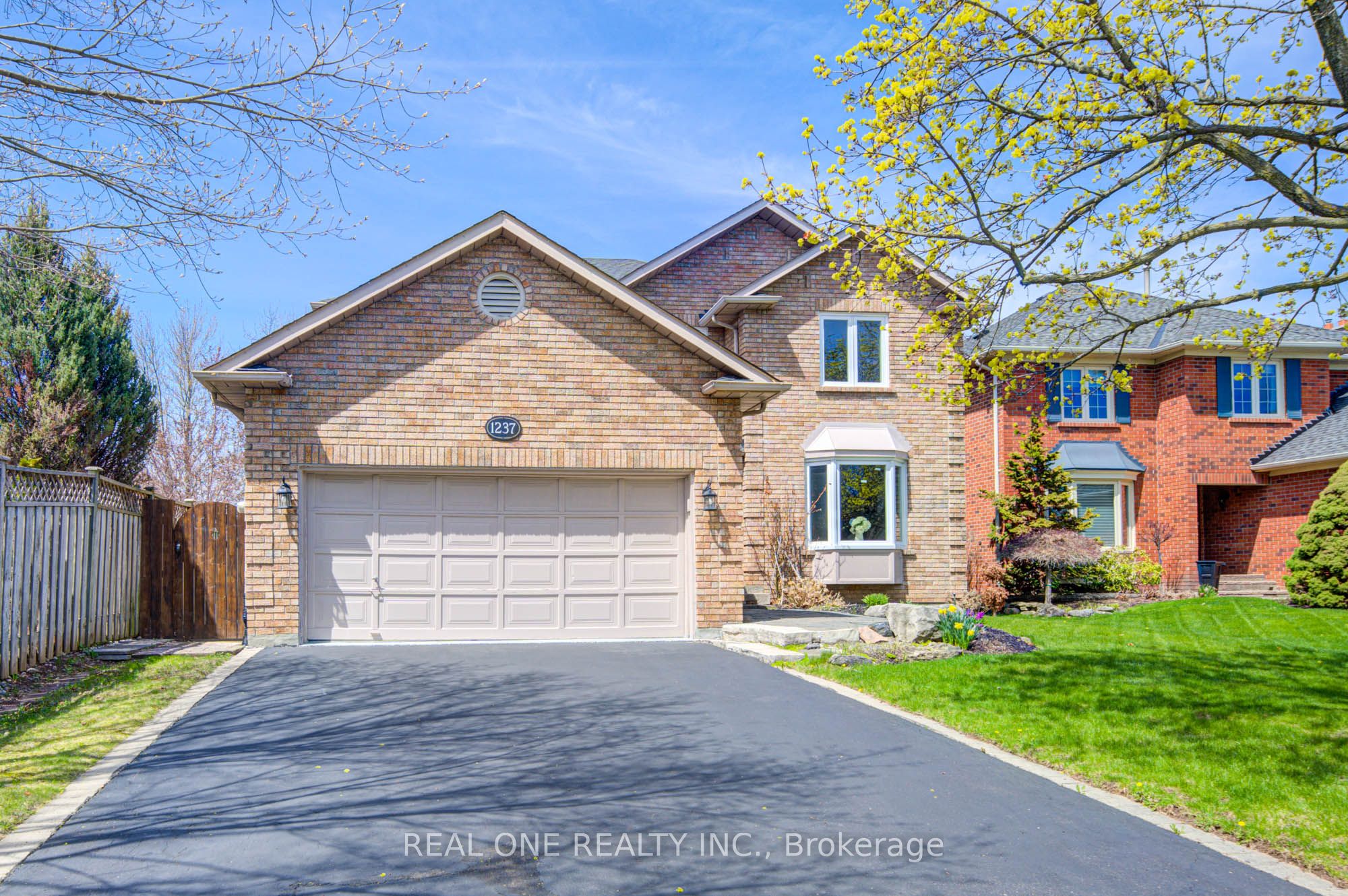1237 Woodview Drive