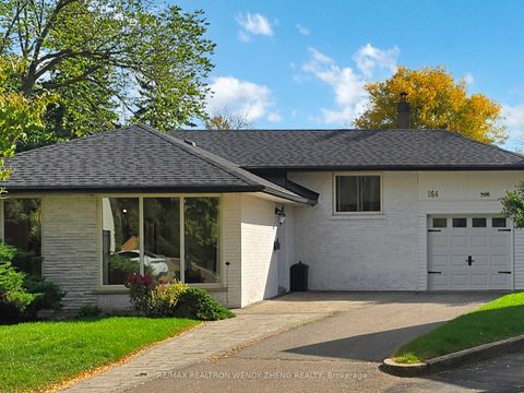 164 Kenvale Court Richmond Hill ON L4C 4S9