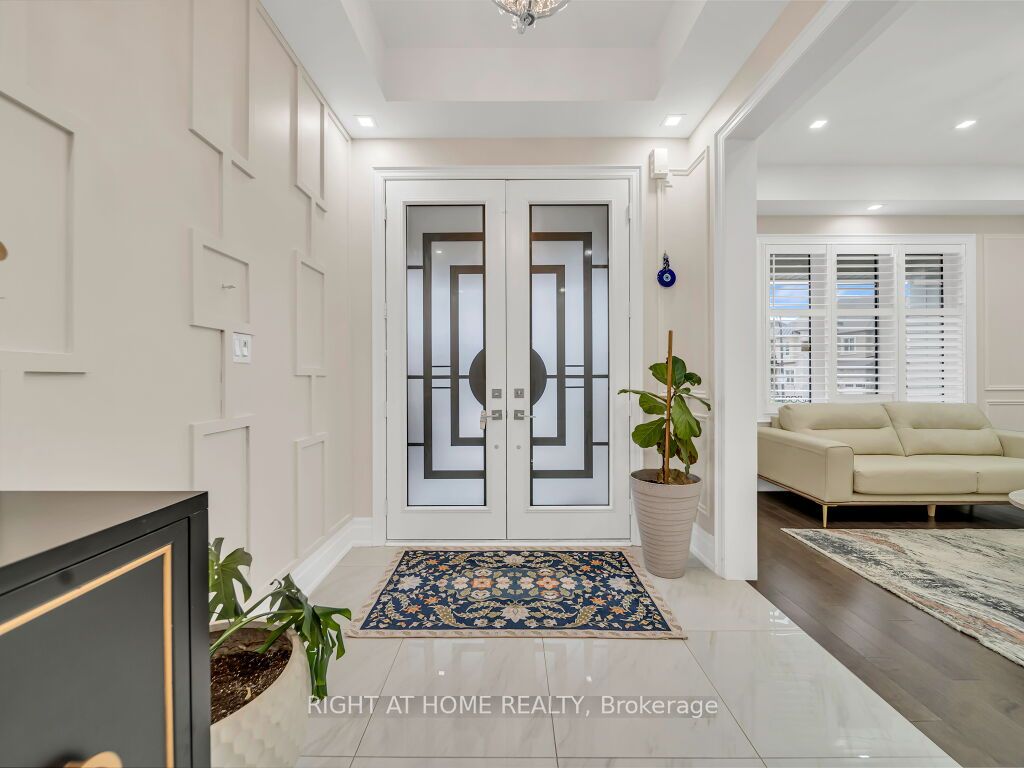12 Hackwood Heights