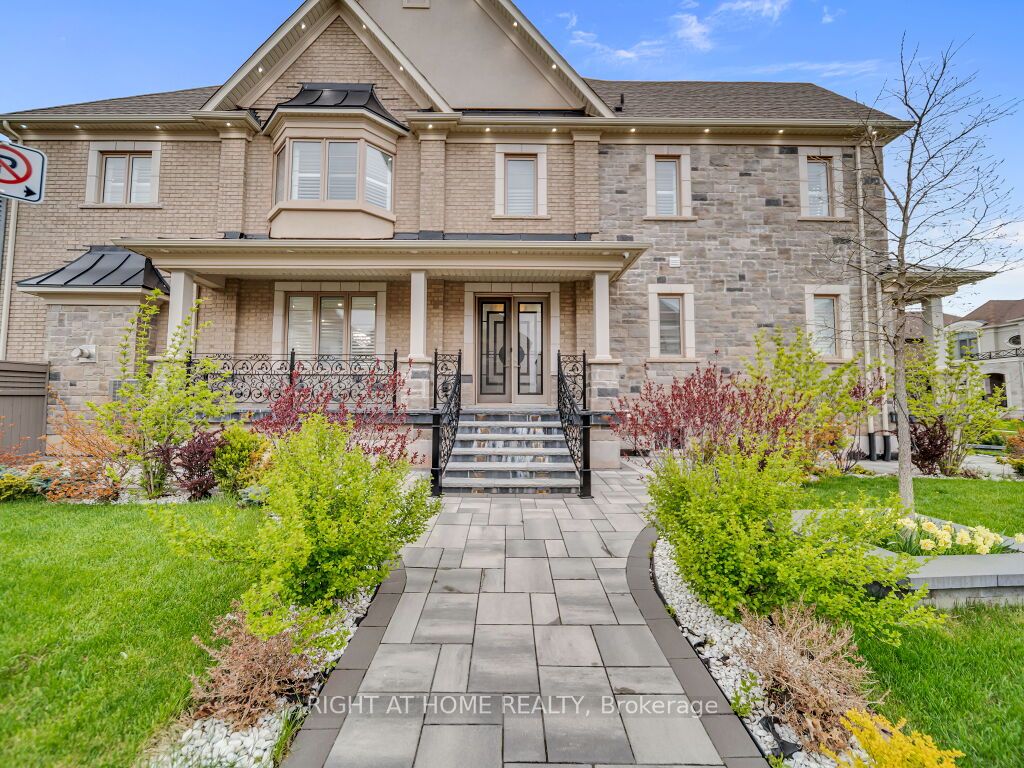12 Hackwood Heights