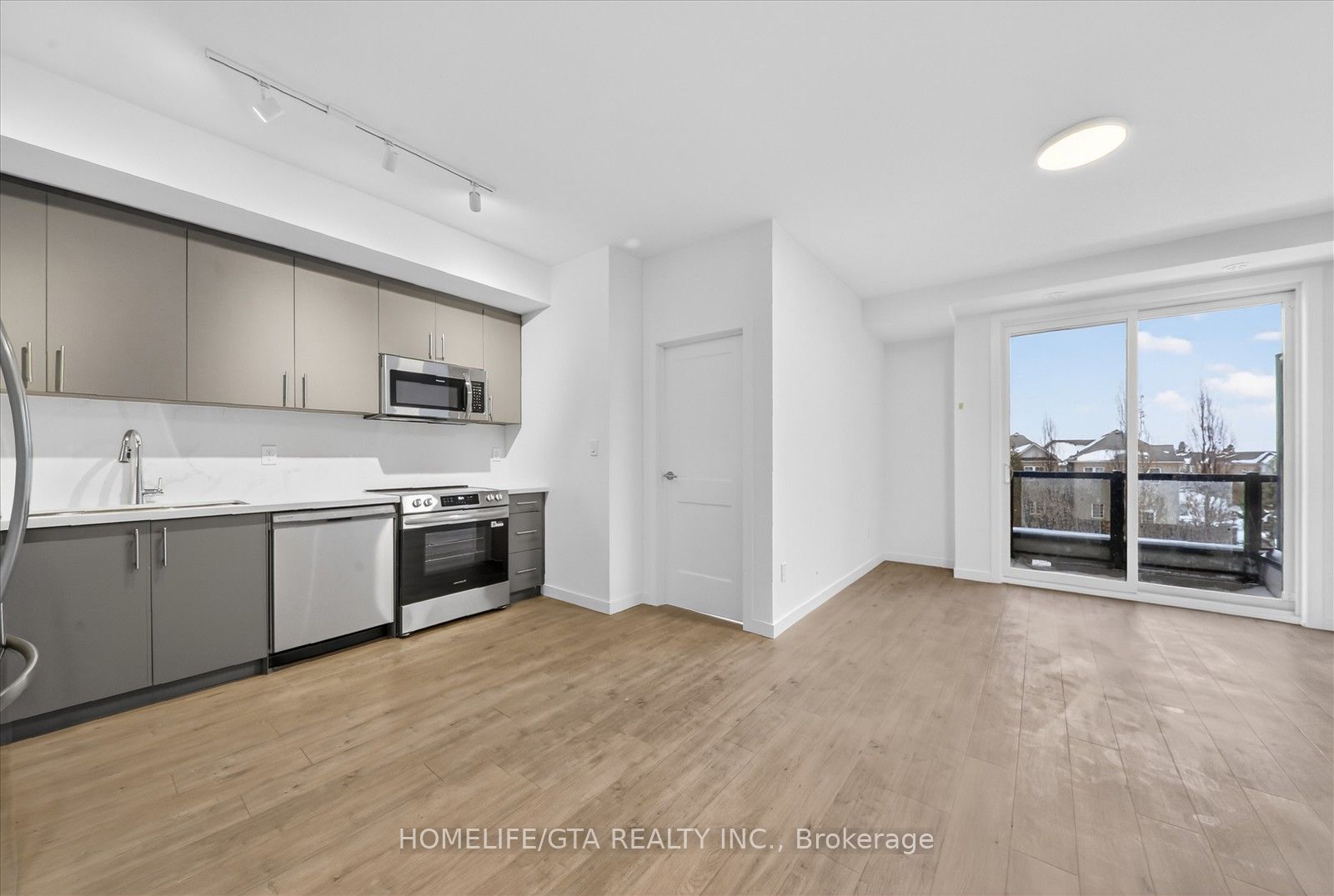 3175 Denison Street 10