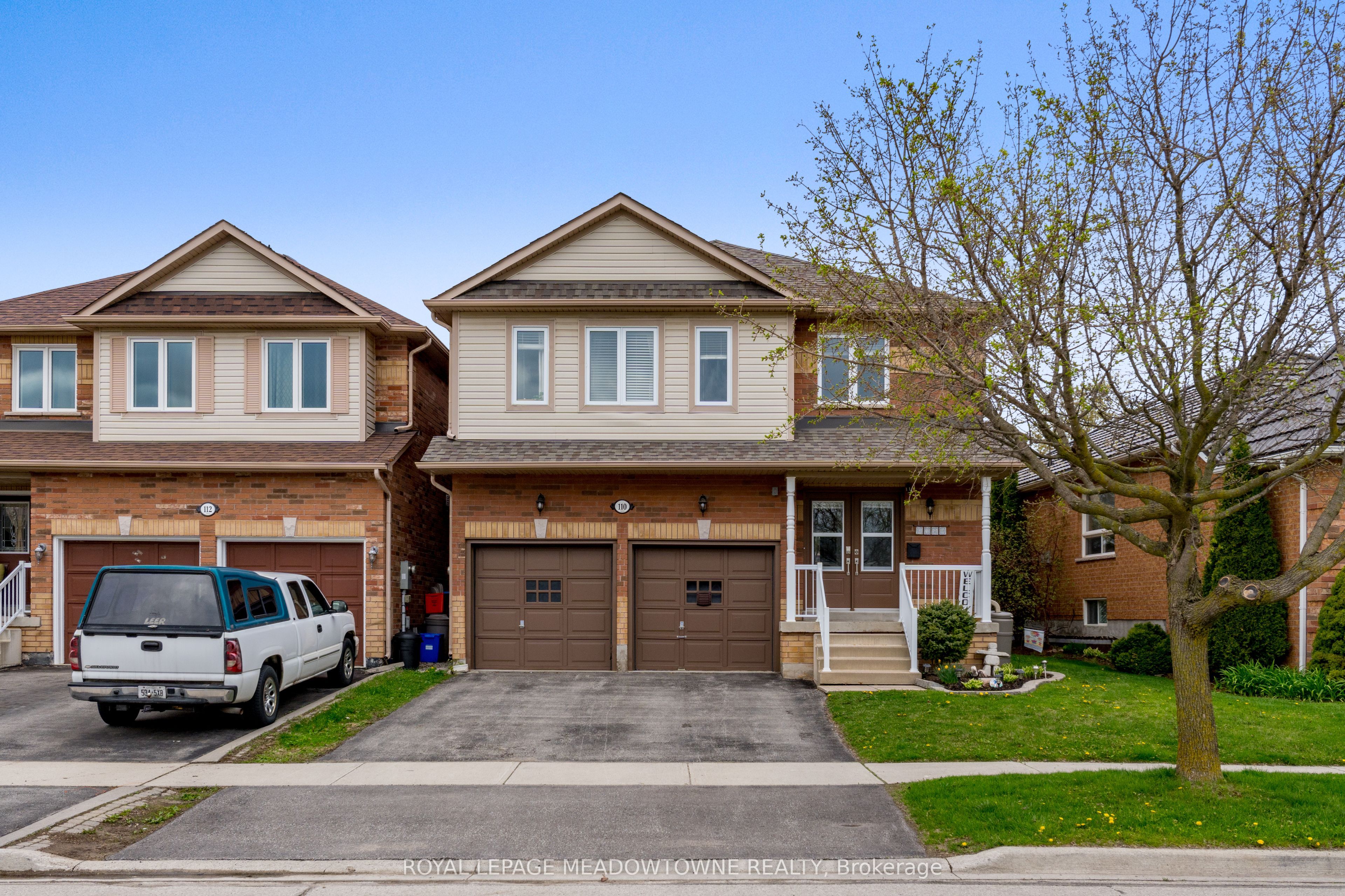 110 Mowat Crescent