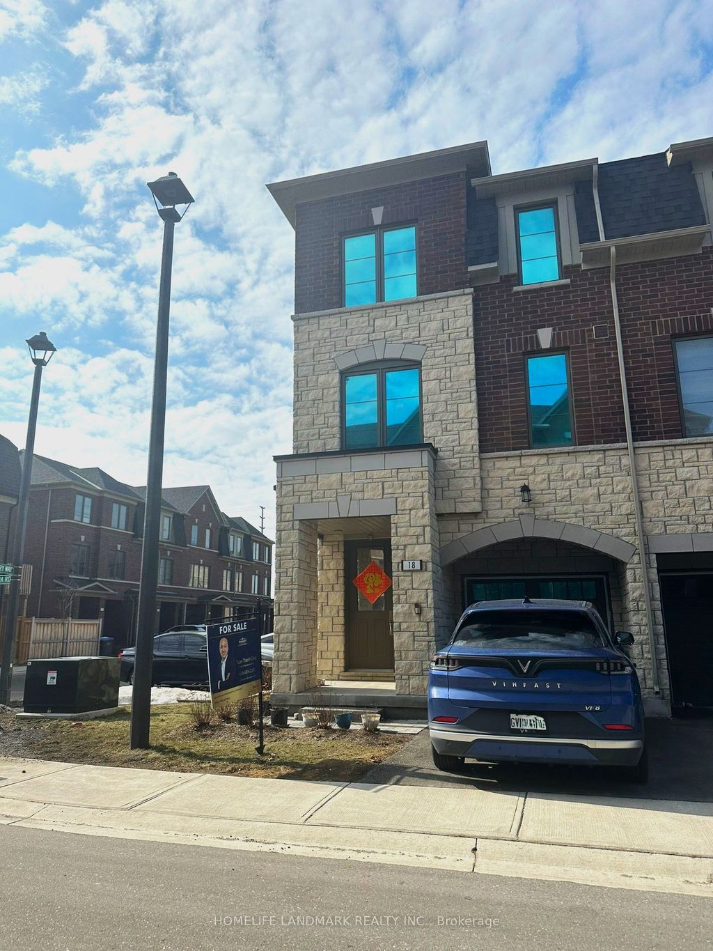 Photo of 18 Lavinia Road, Brampton, ON L6P 4N8 (MLS # W12889772)