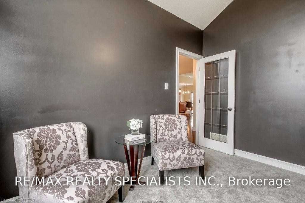Photo of 404 South Carriage Way, London North, ON N6G 0B2 (MLS # X13796976)