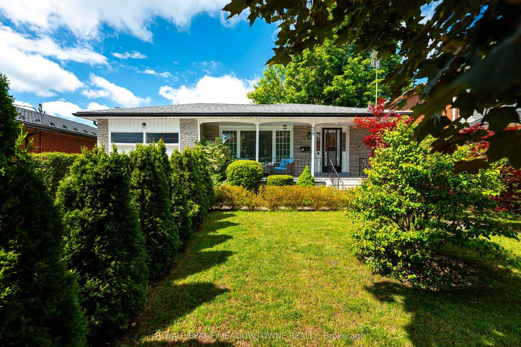 Photo of 28 Algoma Drive, Guelph, ON N1E 1C7 (MLS # X13471434)