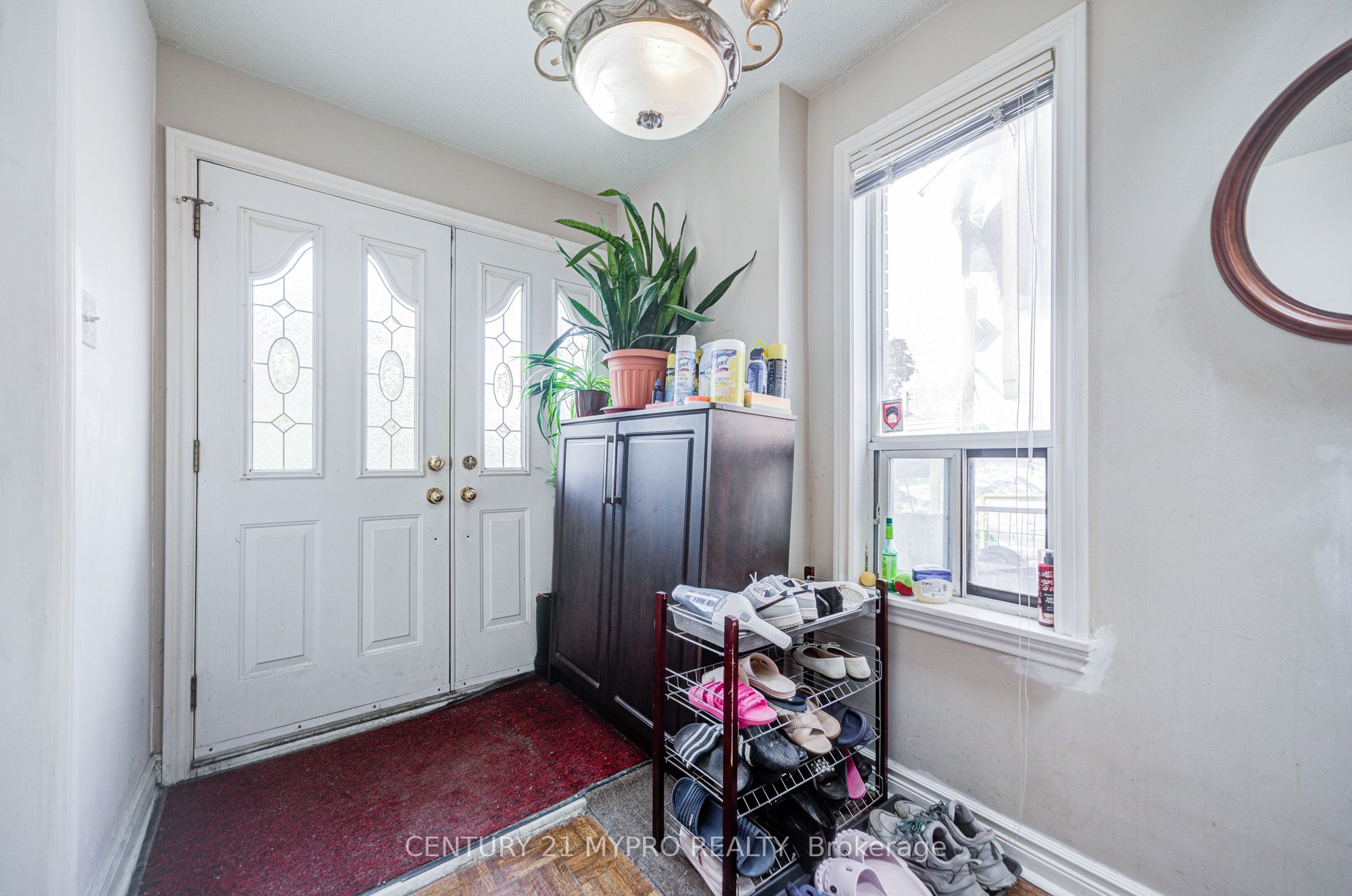 211 Bellwoods Avenue
