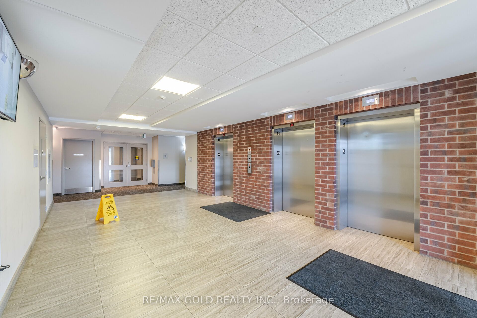 39 New Delhi Drive 209