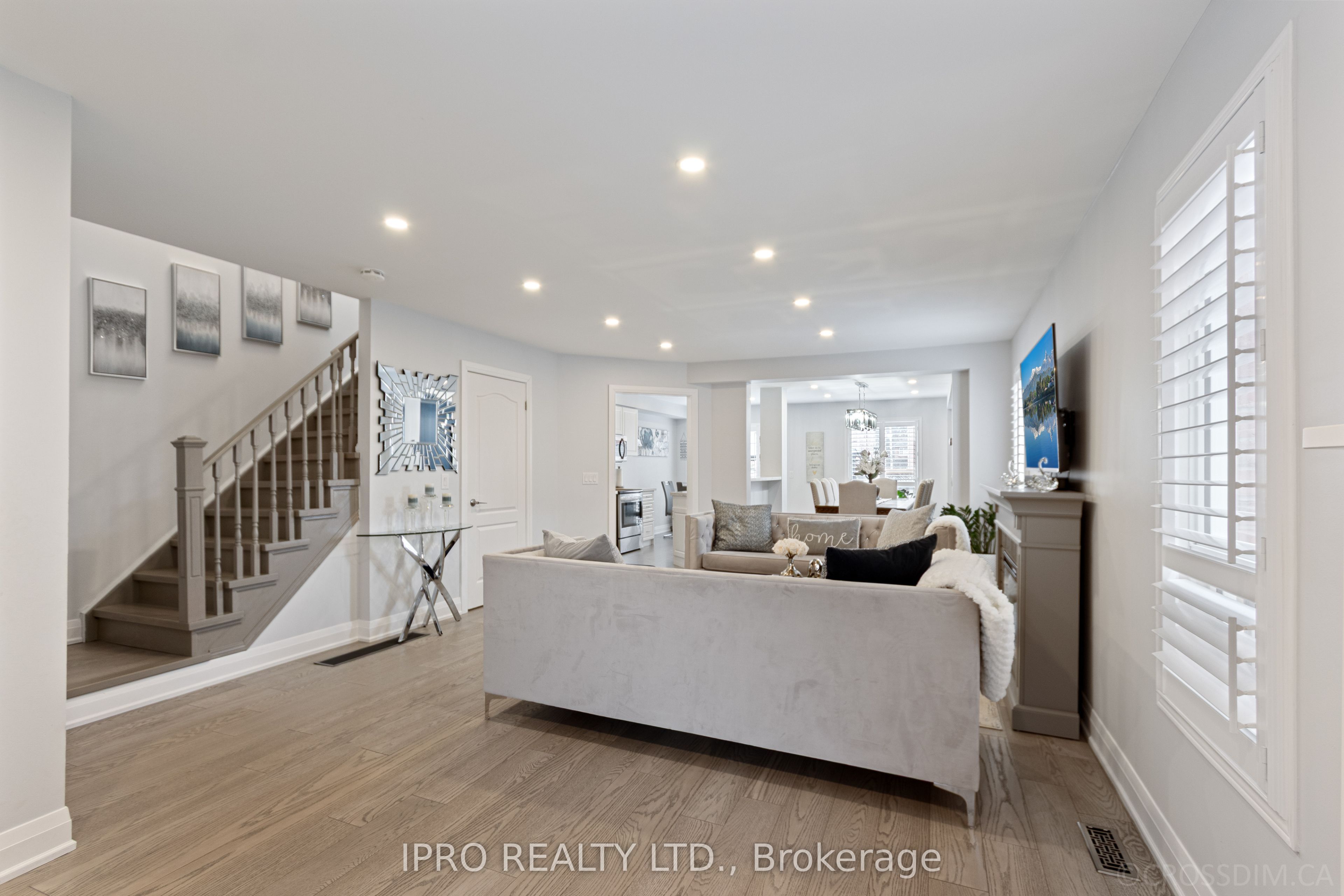 3814 Ridgepoint Way