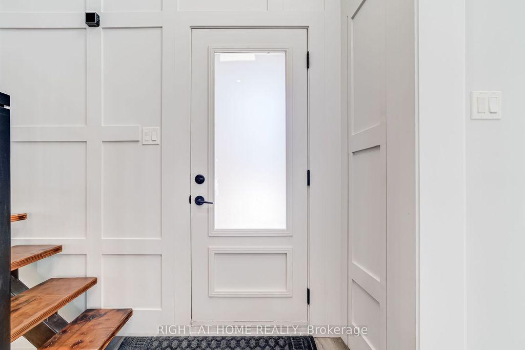 Photo of 4212 Credit Pointe Drive, Mississauga, ON L5M 3K2 (MLS # W12748692)