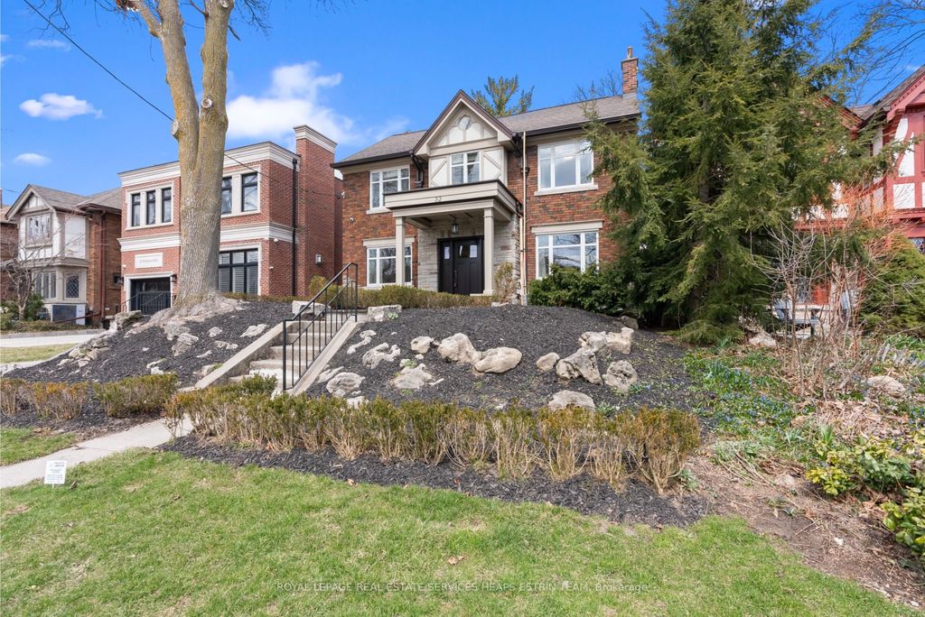 Photo of 32 Parkhurst Boulevard, Toronto, ON M4G 2C6 (MLS # C12442977)