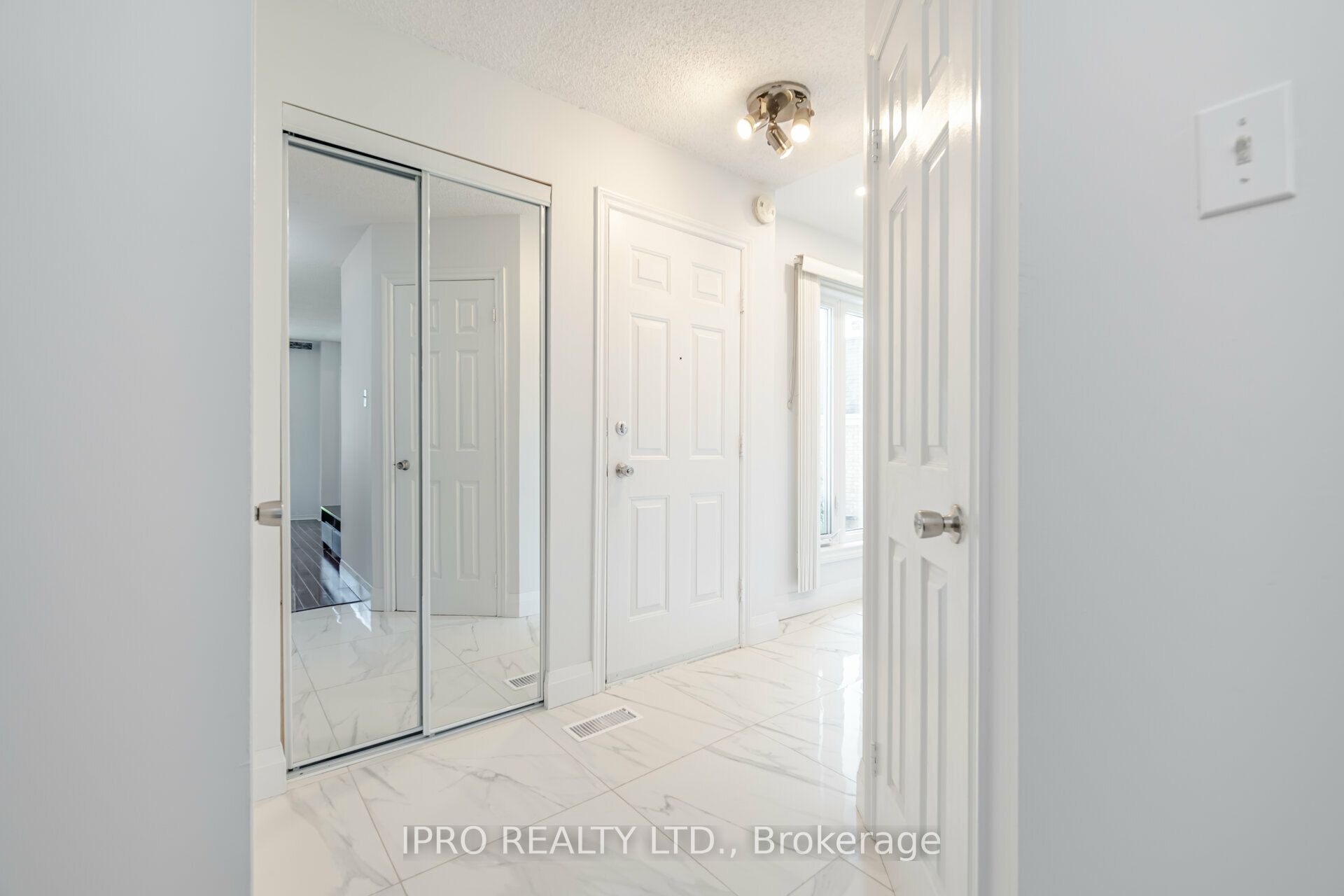 2963 Gulfstream Way