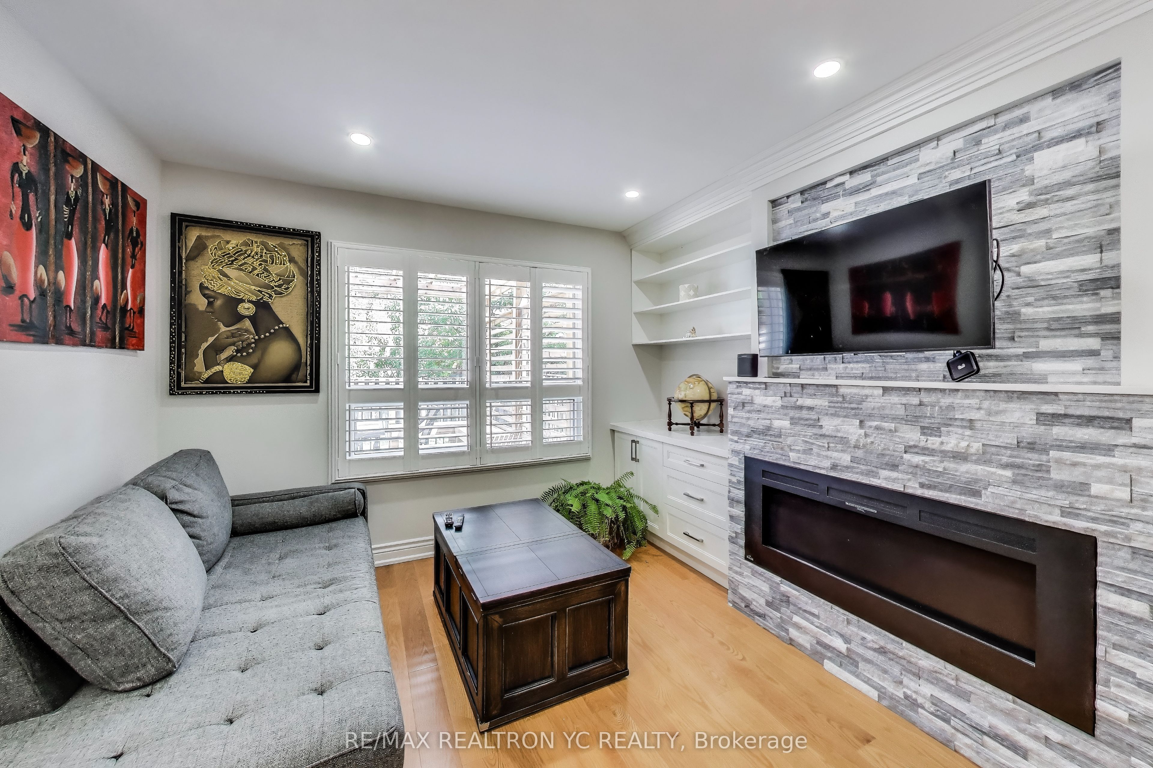 28 Elmpark Court